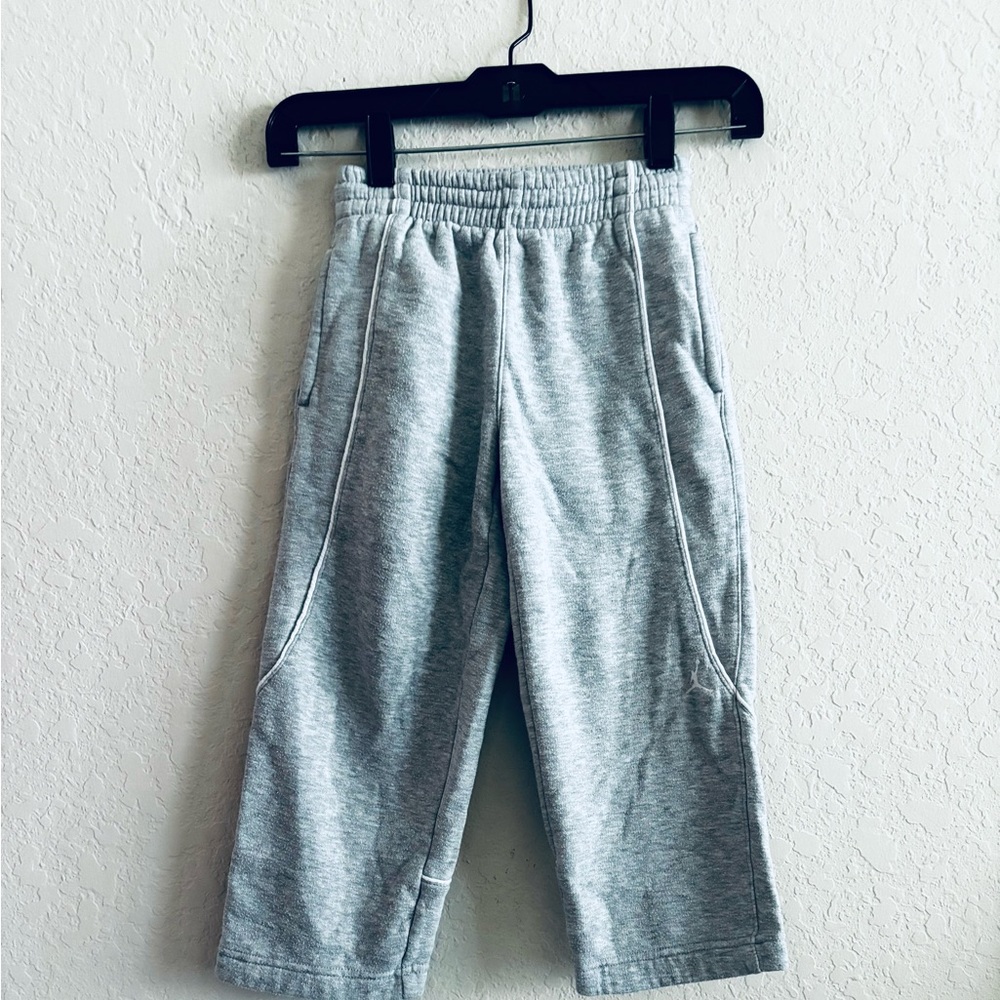 Nike Air Jordan Boys Gray Jogger Pants Size 4